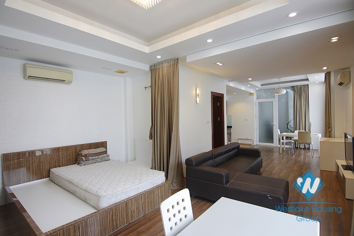 Bright studio apartment for rent in Dang Thai Mai st, Quang An ward, Tay Ho District 